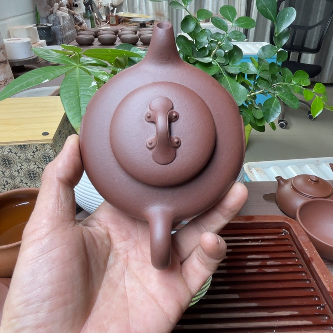 紫砂茶壶如云一个