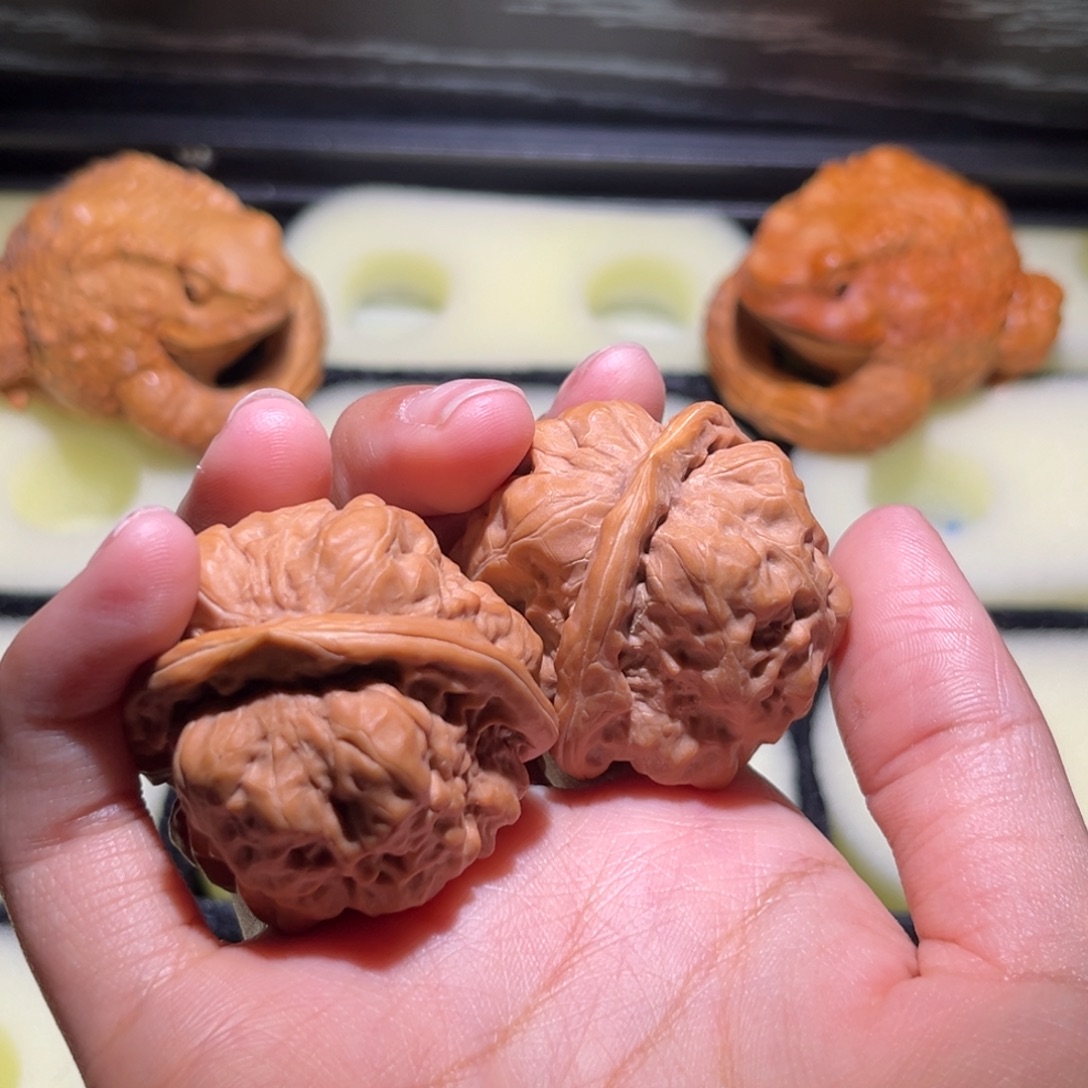 果***豆吊坠文玩核桃蛤蟆