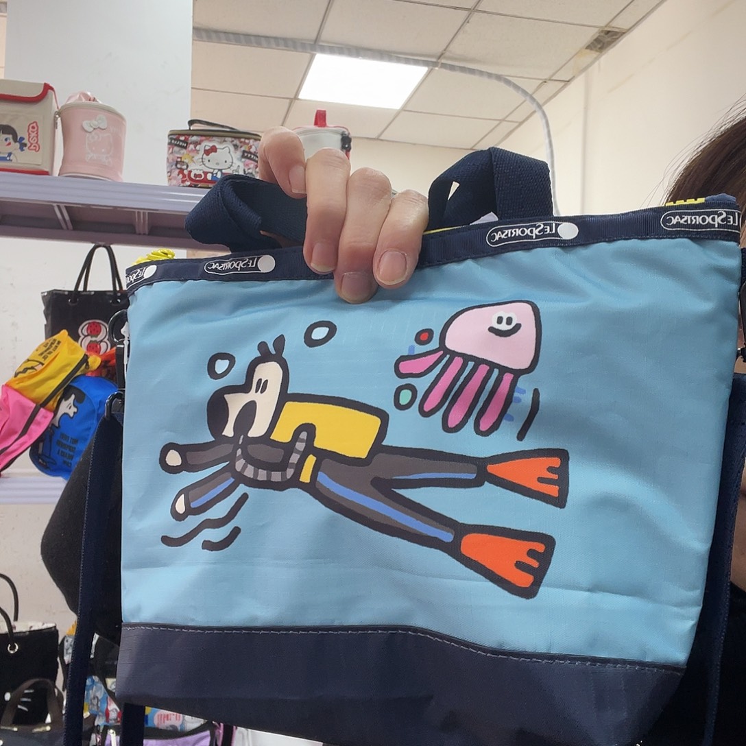 化妆包等各种产品的