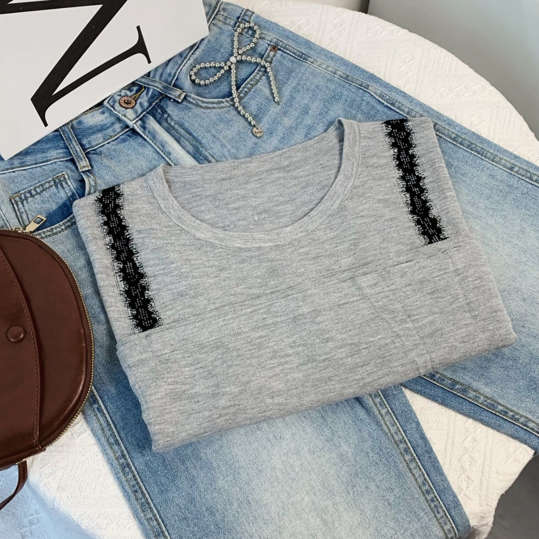 清-汤圆吖高级灰圆领套头字母款针织短袖162873