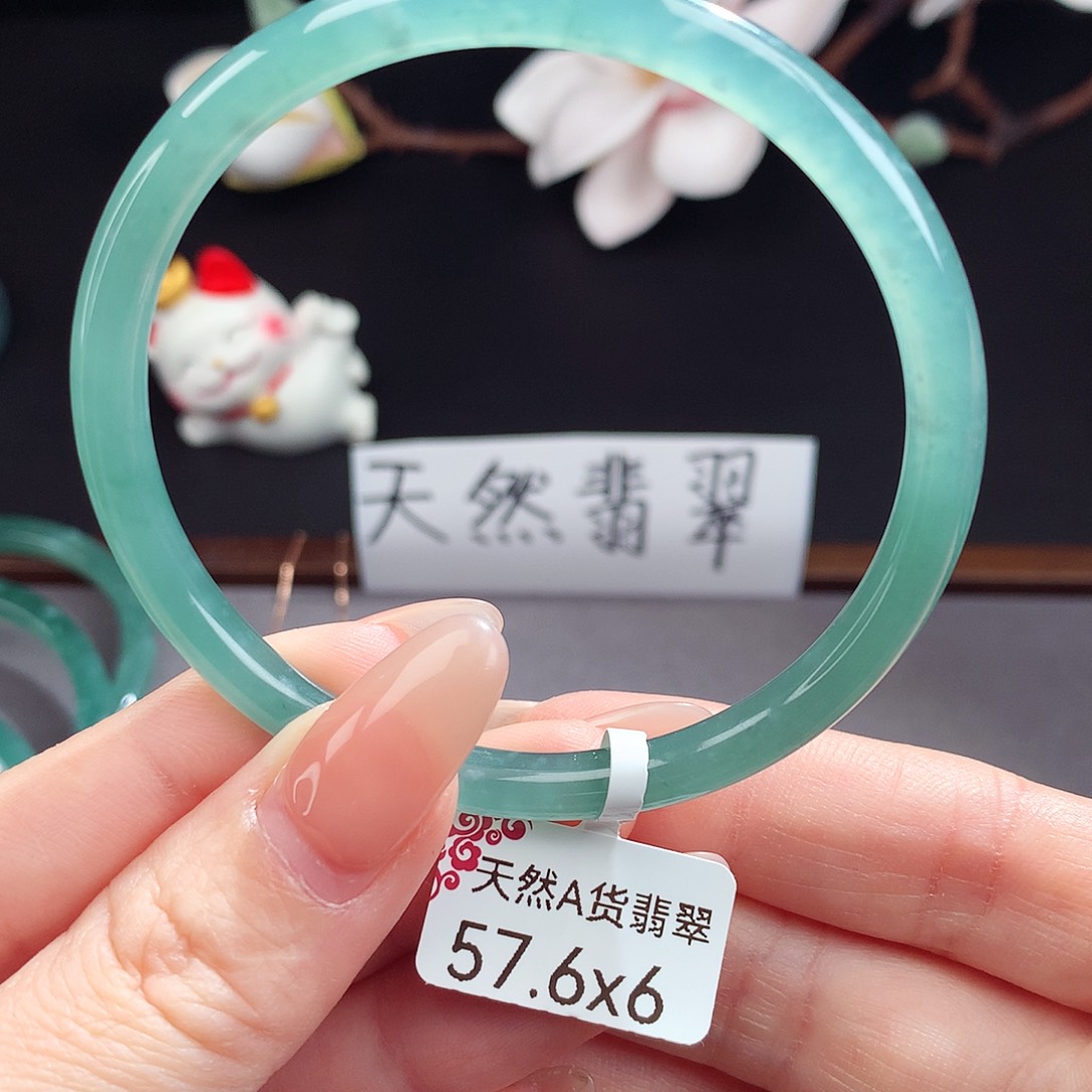 翡翠手镯（圆镯）未镶嵌