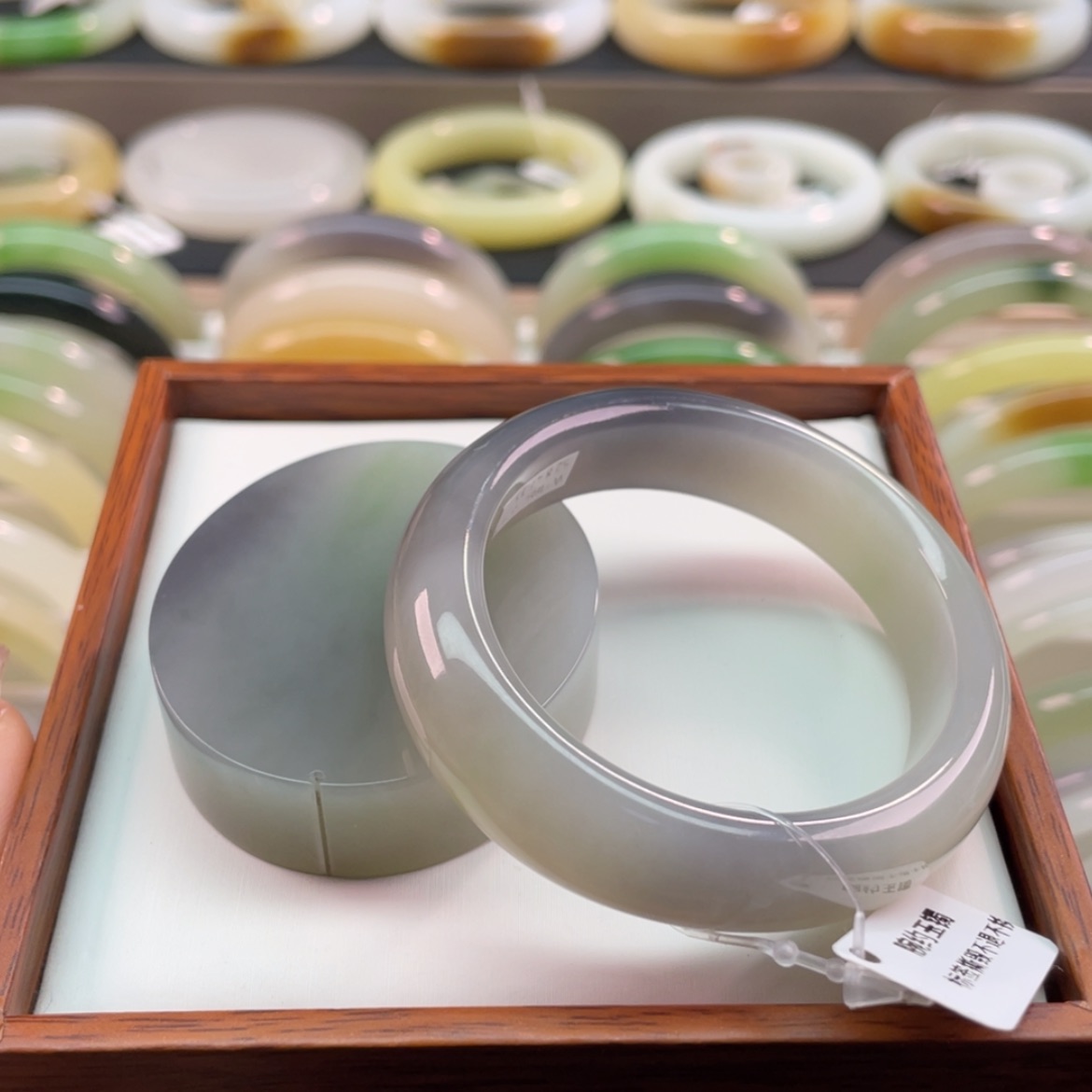 【闪购商品】和田玉手镯未镶嵌