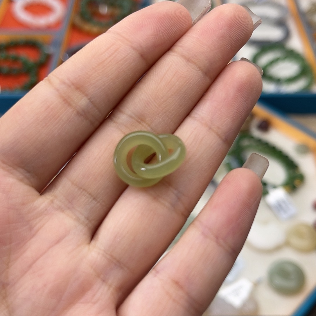 和田玉未镶嵌手链w8环环相扣