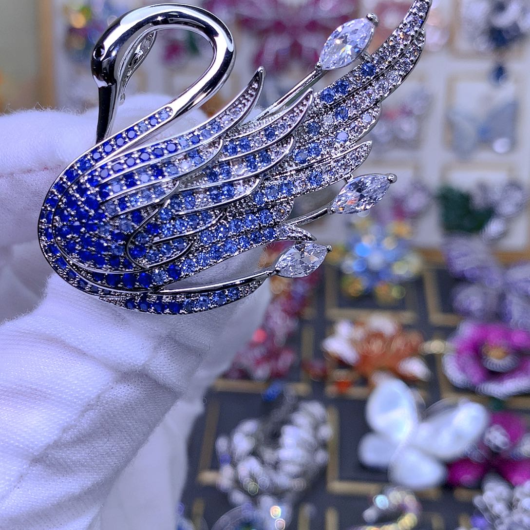 合成立方氧化锆铜胸针胸花