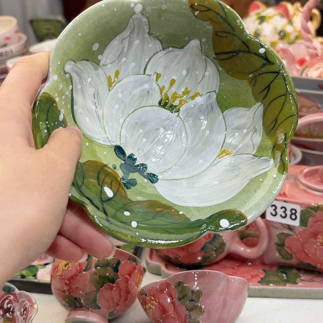 瓷片兔兔盖茨。兔兔好