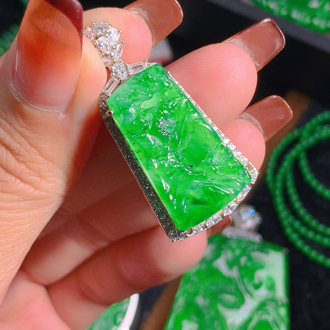 翡翠吊坠(不含链)未镶嵌