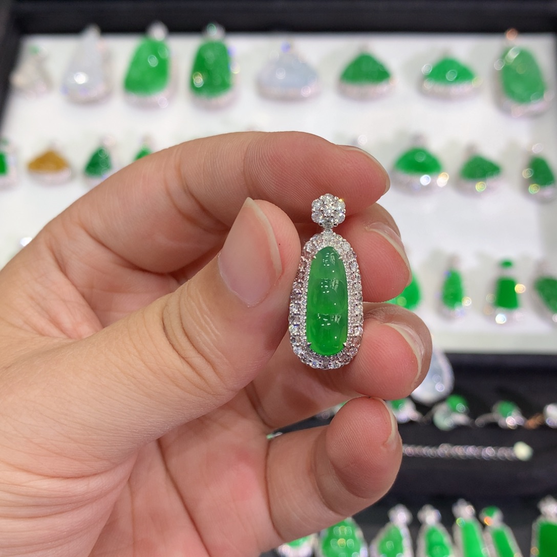 吊坠(不含链)18K金镶嵌翡翠吊坠