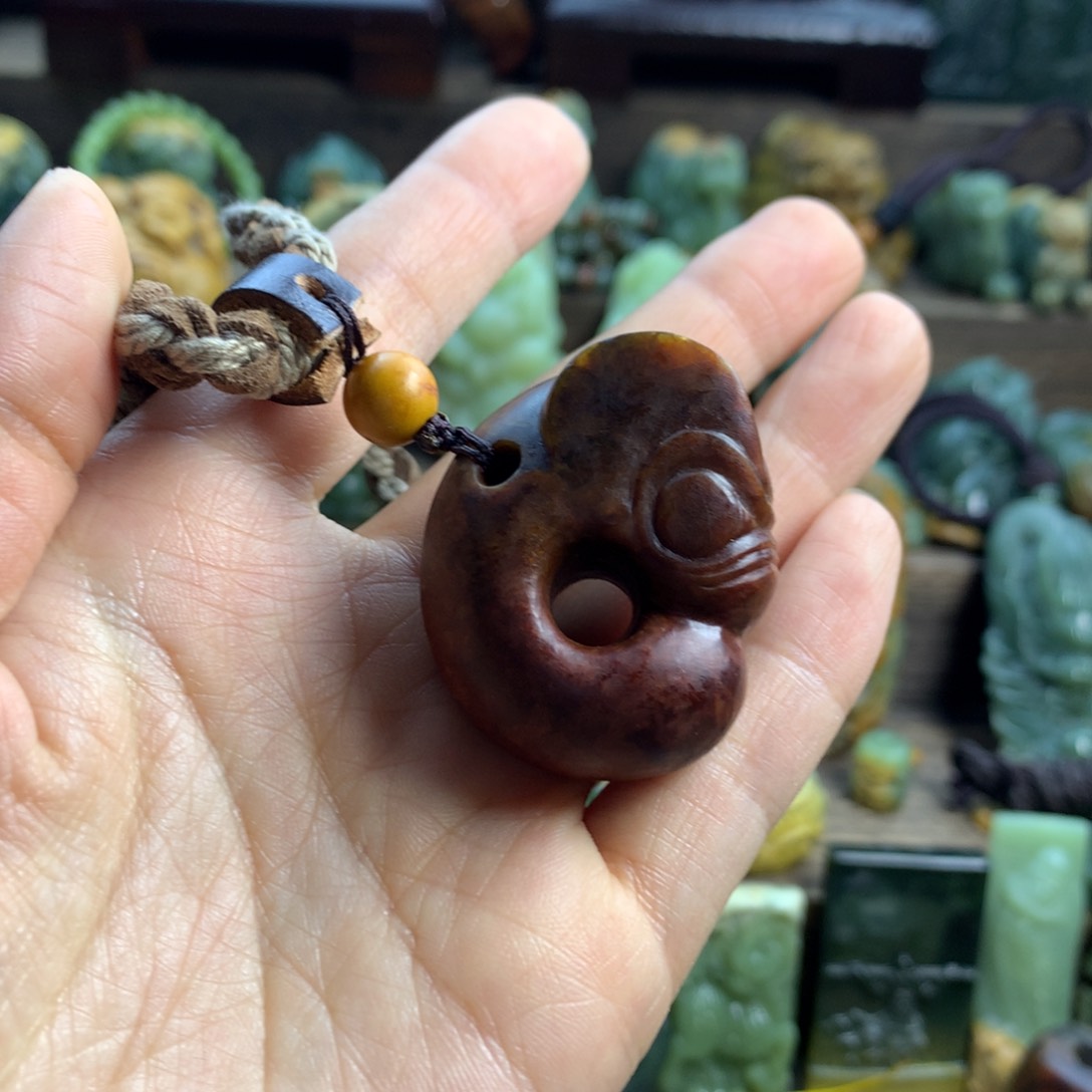 岫岩河磨玉（透闪石质玉）手把未镶嵌卡*