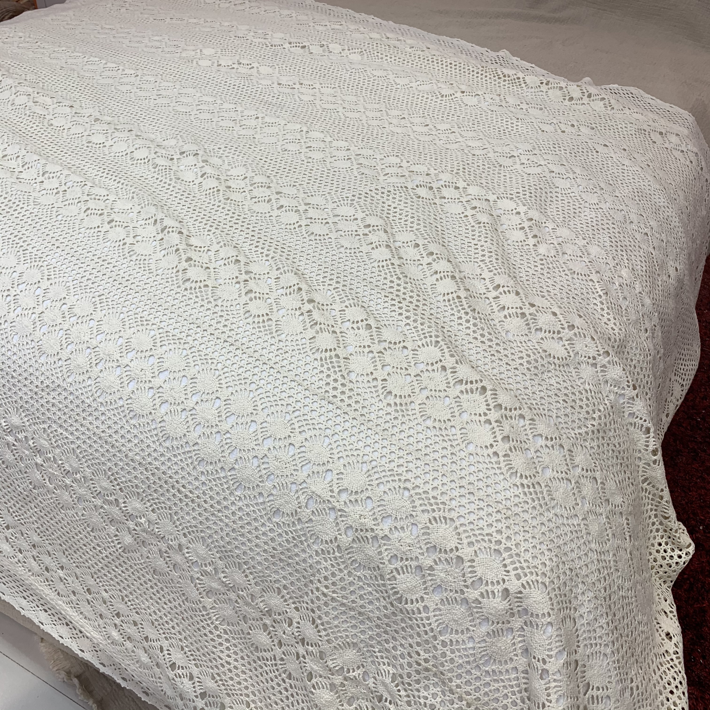 <鲁恬床品> 镂空太阳花 双层盖毯单人加厚时尚透气厚实时尚多功能