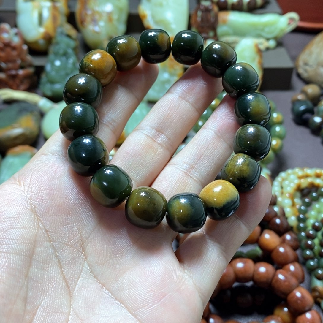 透闪石质玉未镶嵌手链14