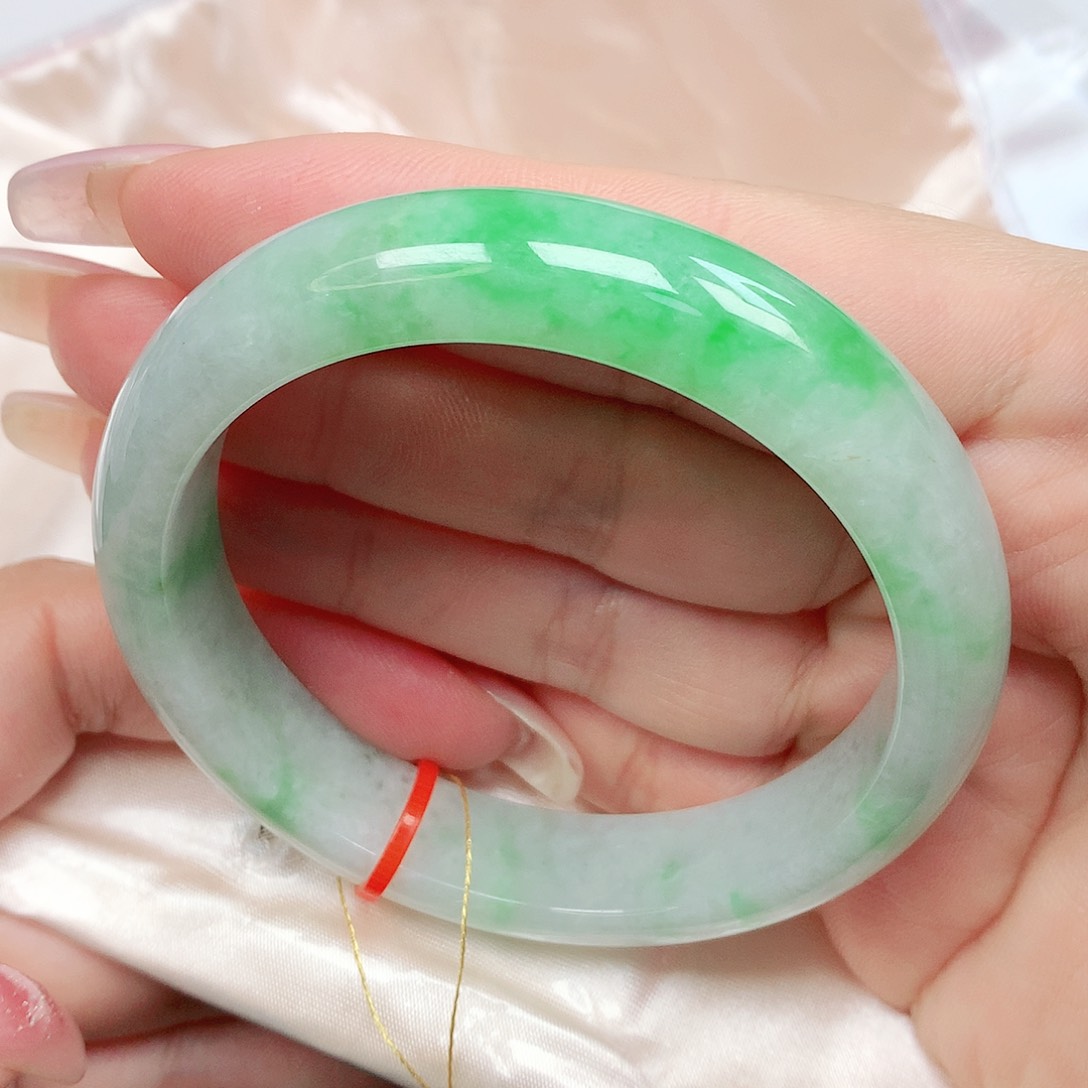 翡翠手镯未镶嵌抖音928