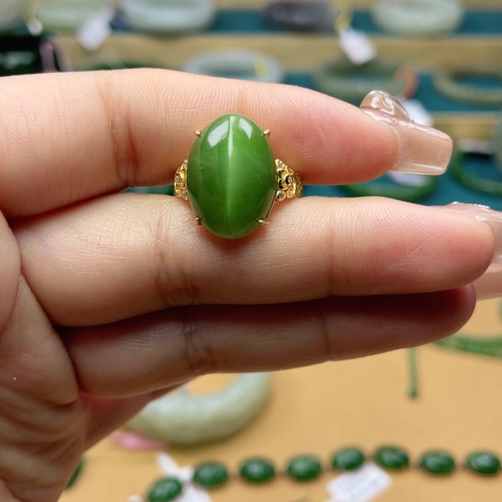 和田玉戒指55圈口。编号48银S925镶嵌