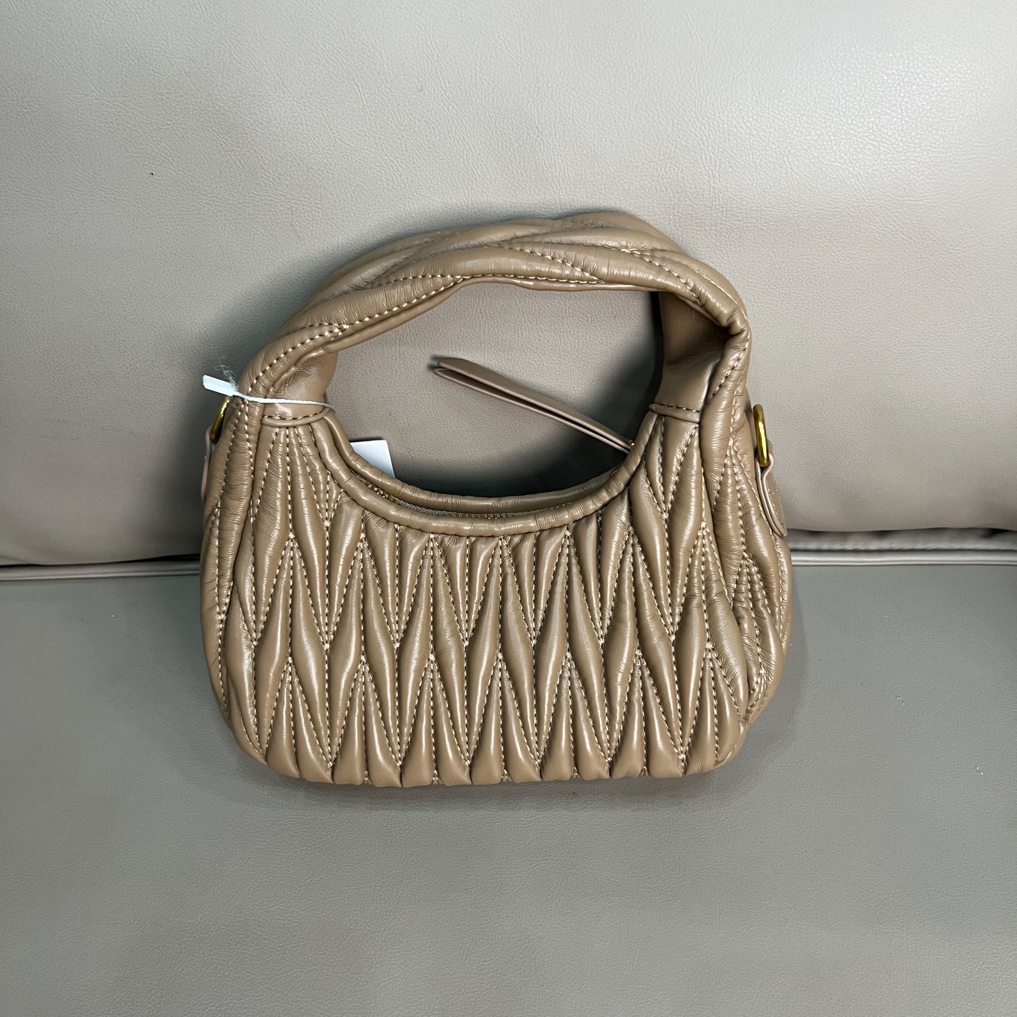 A158 新款真皮时尚通勤休闲百搭经典单肩手提包 杏色