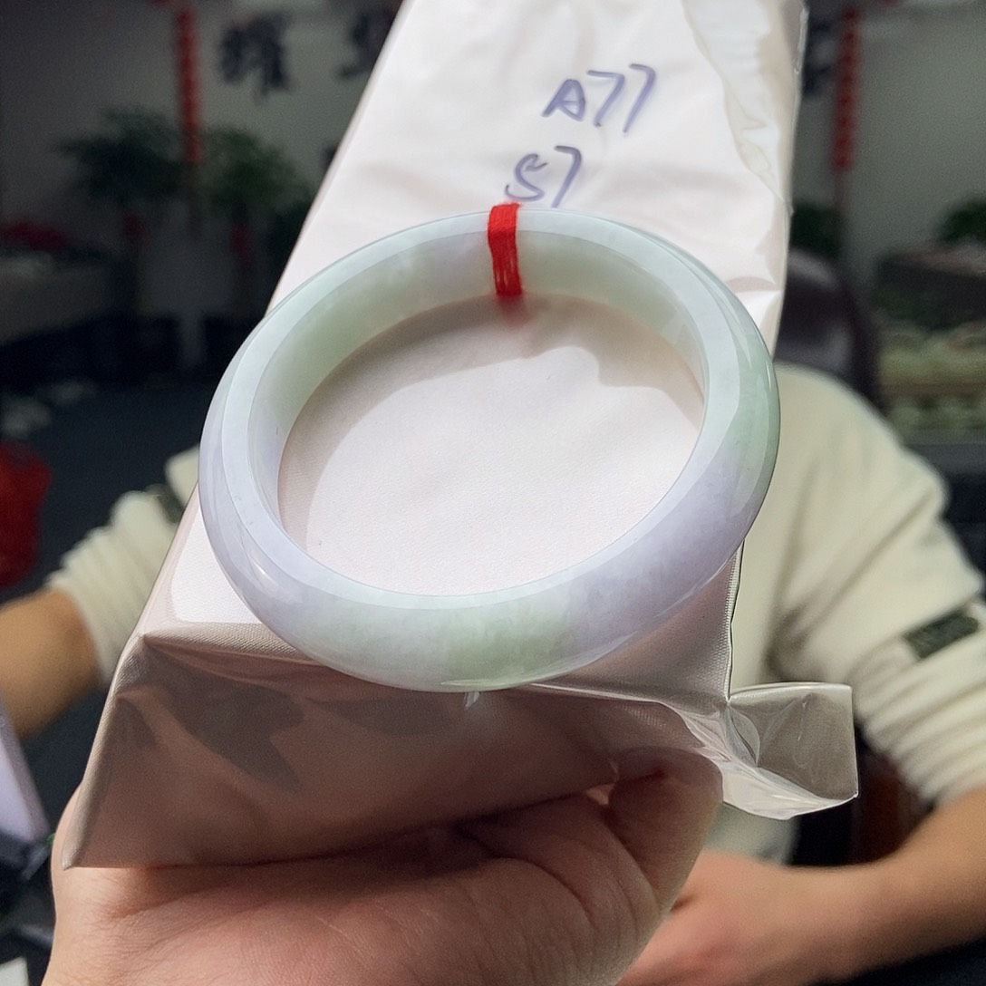 翡翠手镯未镶嵌颜色多样性发拍一发一