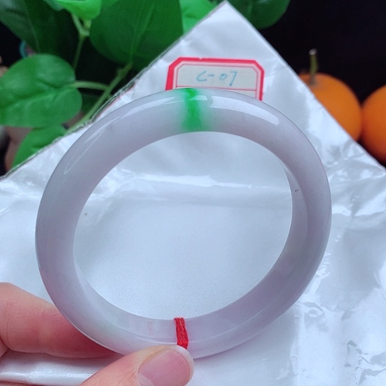 翡翠手镯未镶嵌    正圈60+ 春彩