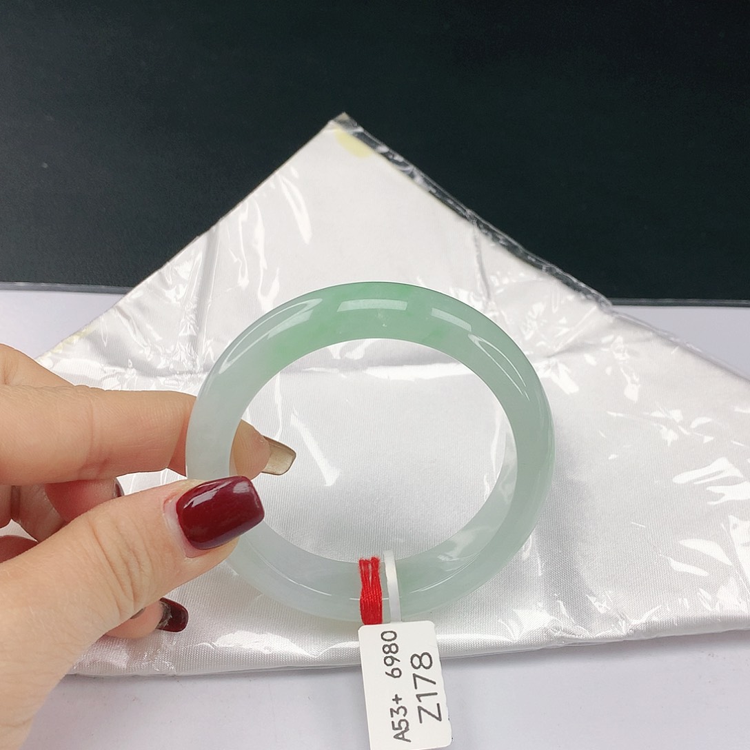 翡翠手镯未镶嵌翡翠178