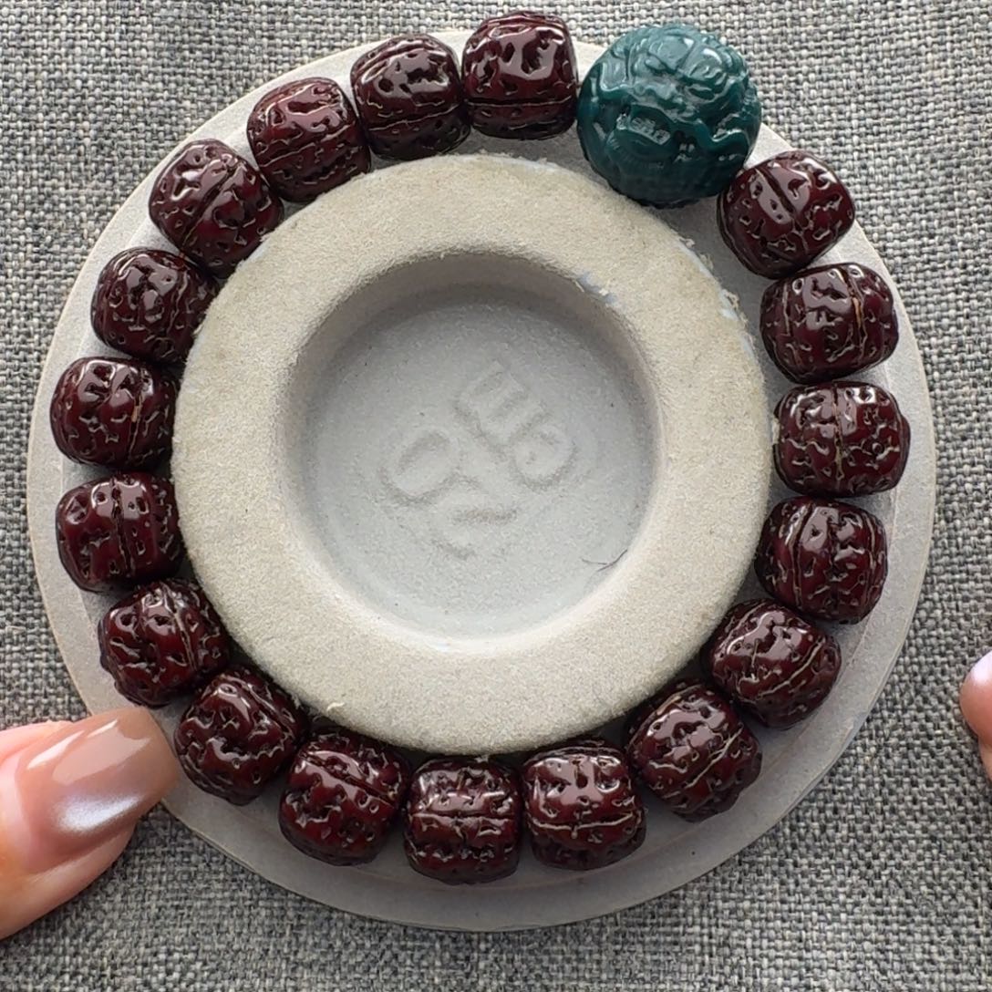 金刚菩提吊坠黑金