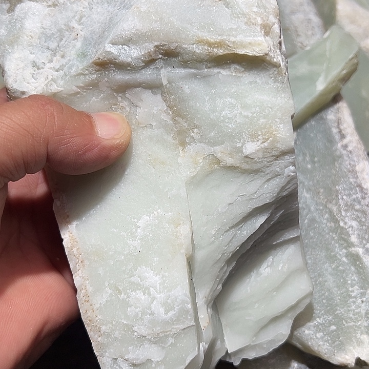 和田玉（青玉）未镶嵌珠宝半成品3斤川料和田玉硬度好