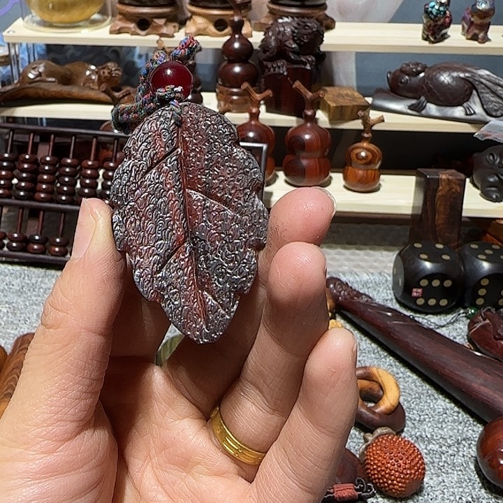 木刘*印度小叶紫檀纯手工雕刻钥匙挂件