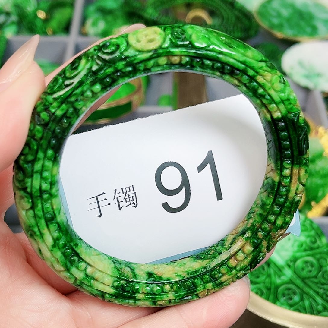 翡翠颈饰未镶嵌手镯53-54