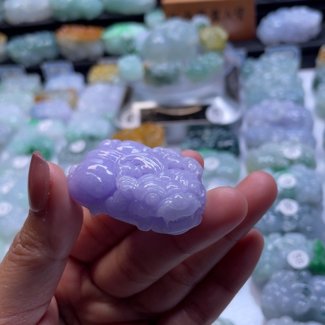 翡翠颈饰未镶嵌貔貅