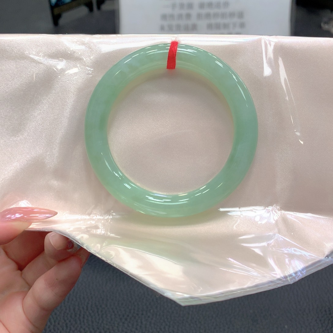 翡翠未镶嵌手镯翡翠