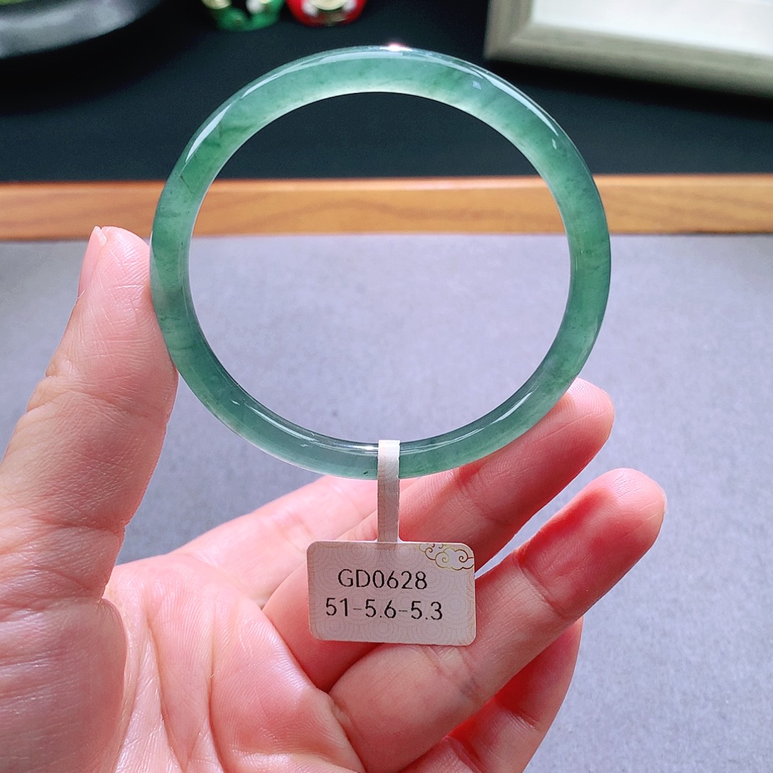 翡翠手镯未镶嵌天然翡翠手镯