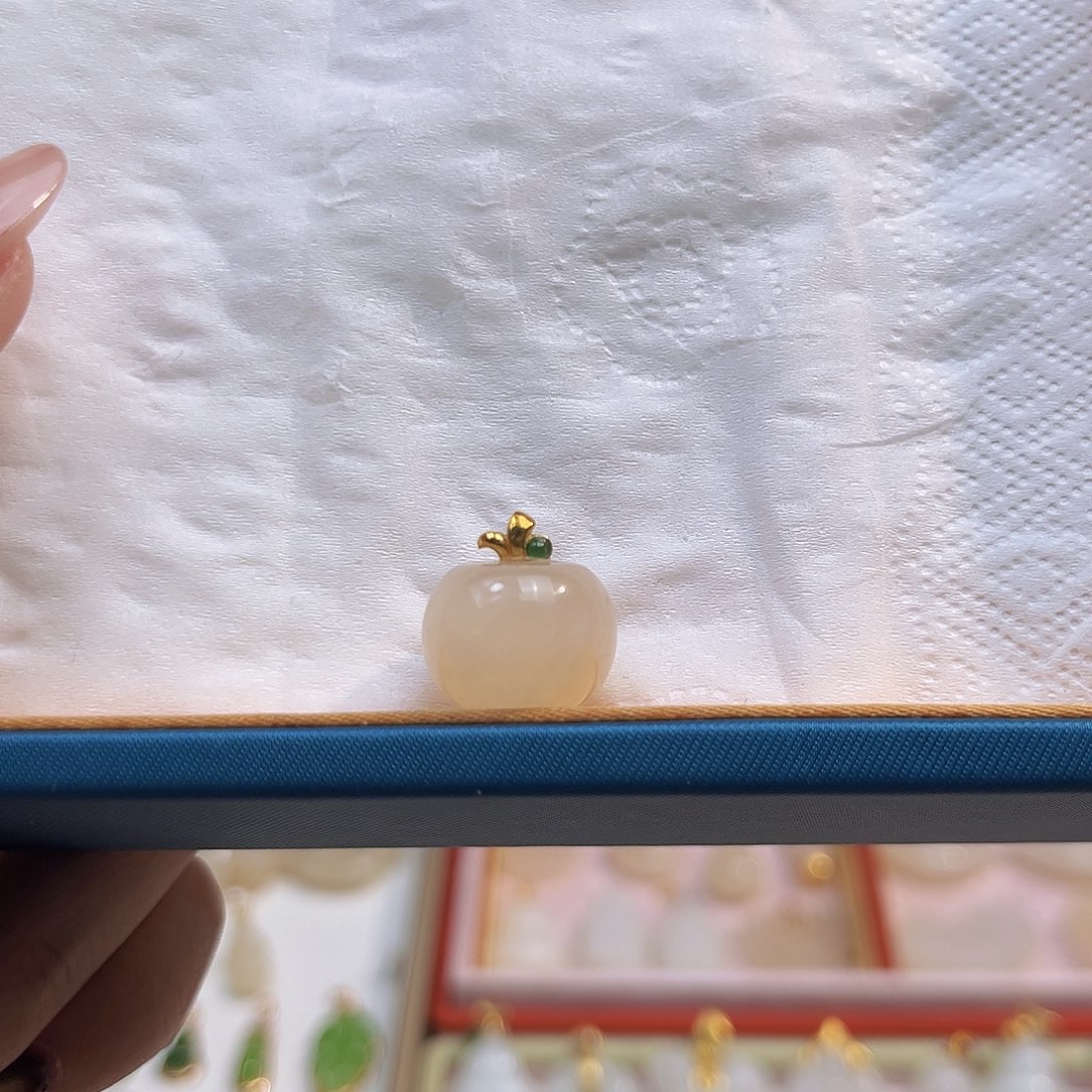 和田玉18K金镶嵌吊坠(不含链)