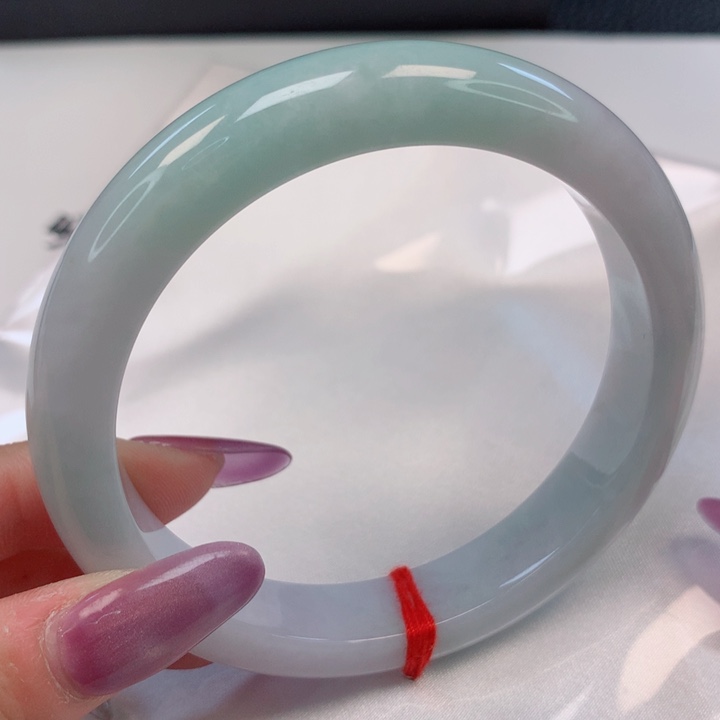 翡翠手镯未镶嵌63圈