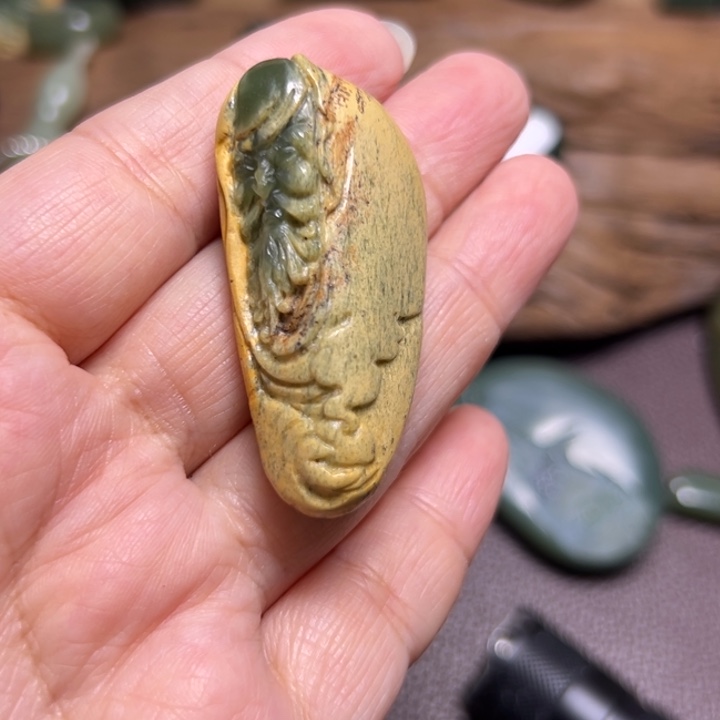 岫岩河磨玉（透闪石质玉）未镶嵌颈饰