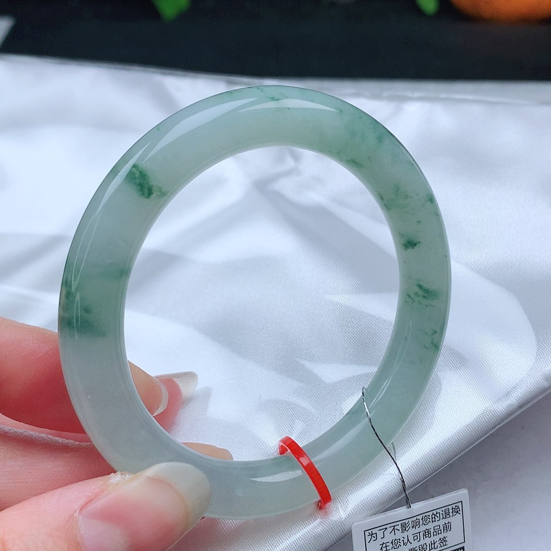 翡翠手镯未镶嵌53+圆