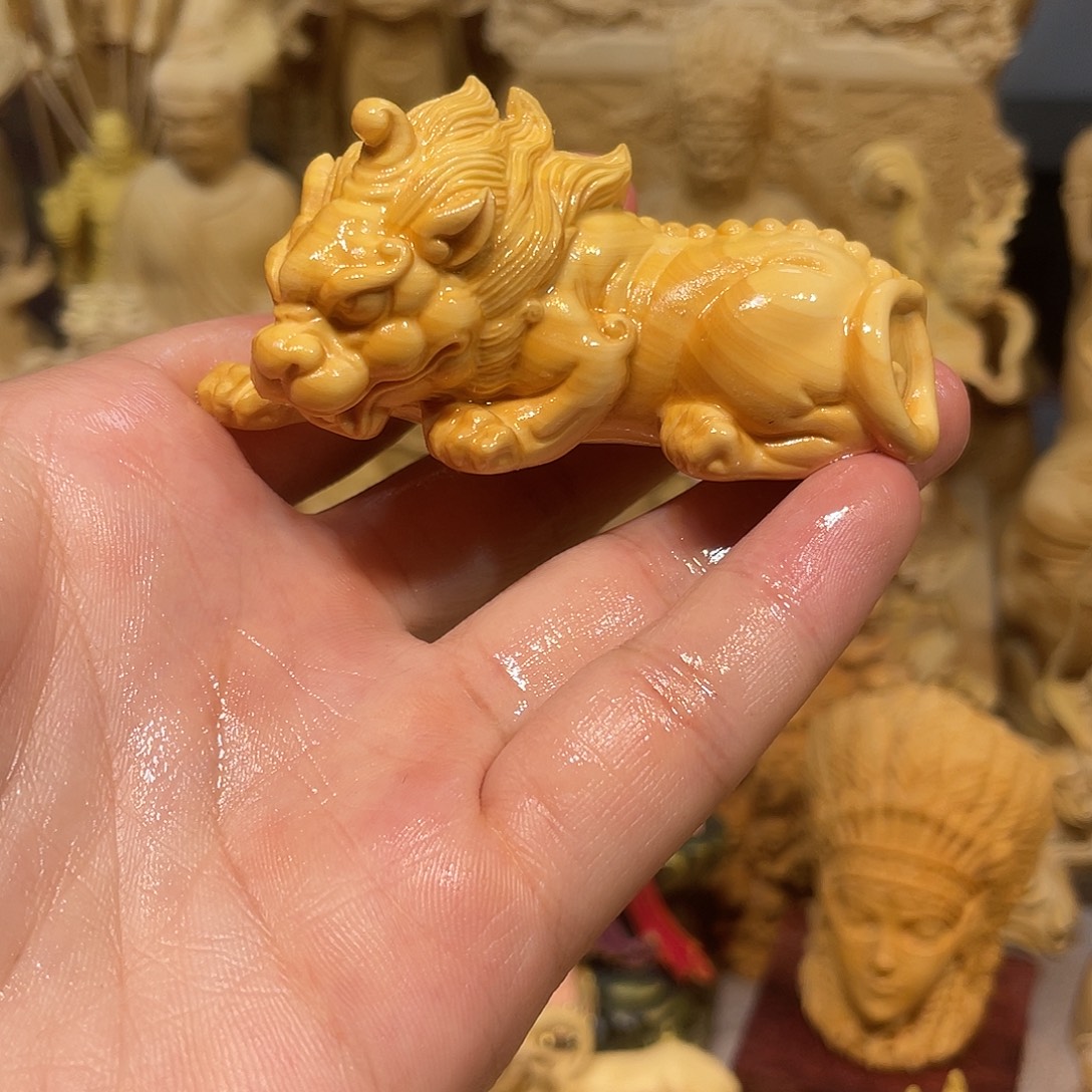 黄杨木小微瑕貔貅