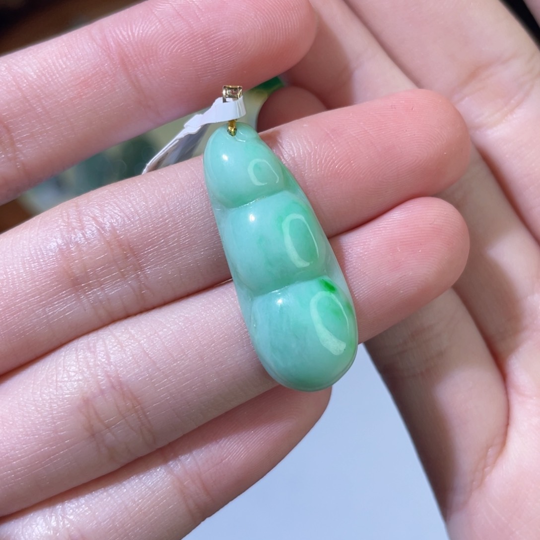 翡翠颈饰18K金镶嵌翡翠