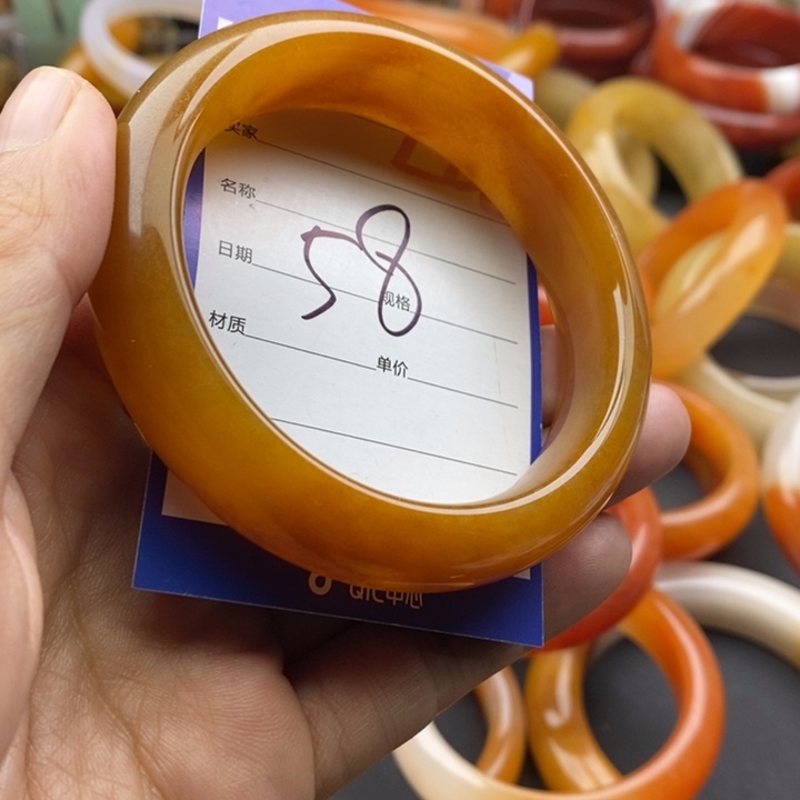 未镶嵌手镯石英质玉