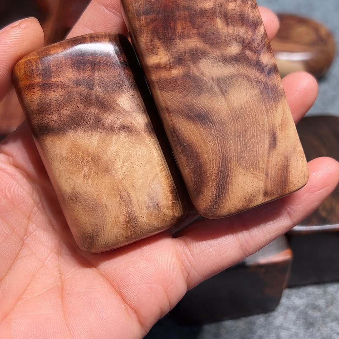 舵***爷交趾黄檀（大红酸枝）