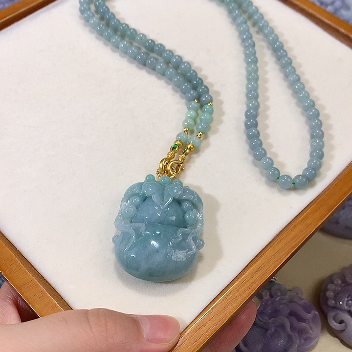 翡翠未镶嵌颈饰翡翠吊坠