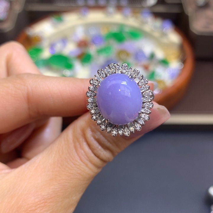 翡翠颈饰18K金镶嵌翡翠吊坠