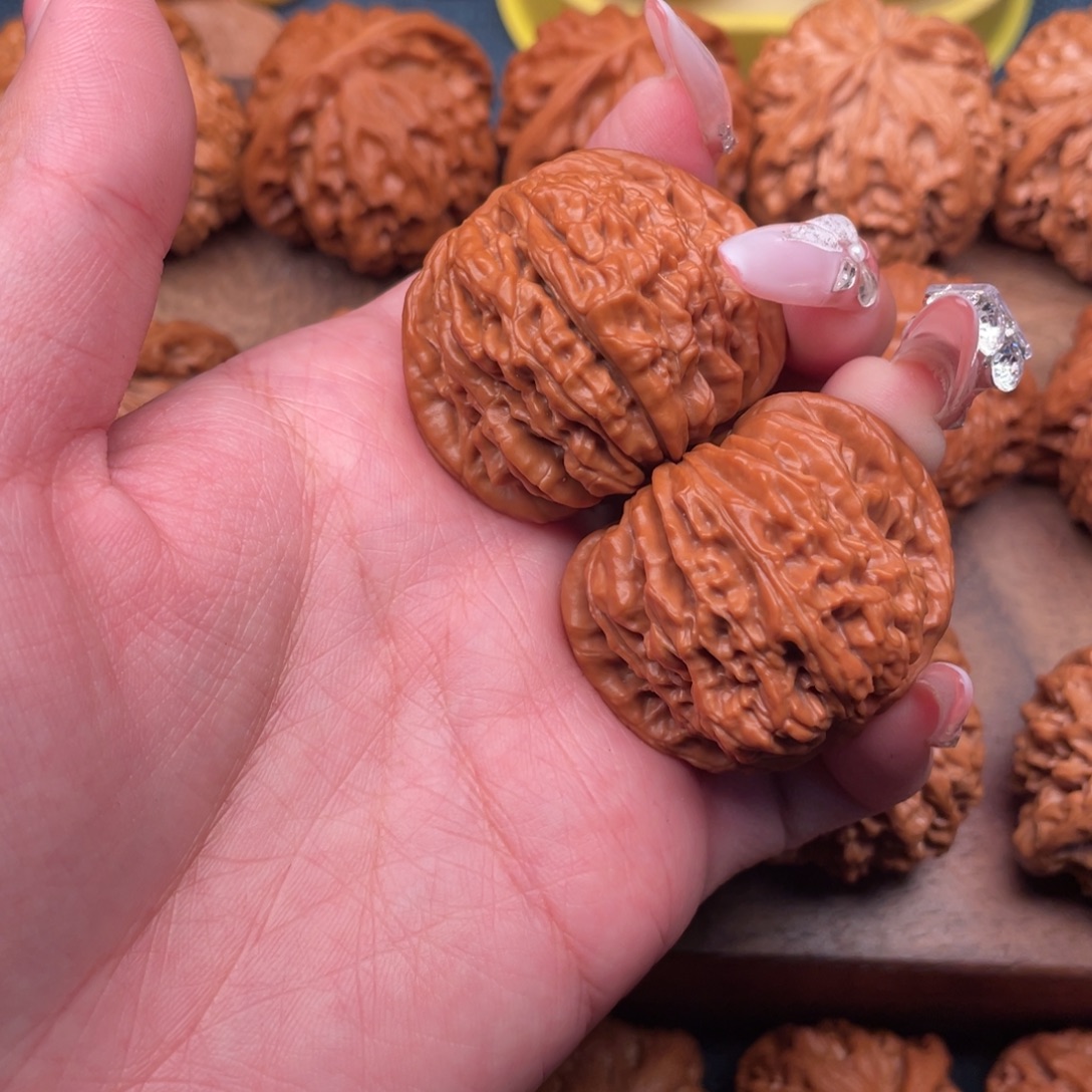 文玩核桃把件汉高楼40，全品精配