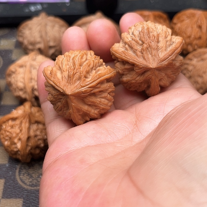 天***定吊坠文玩核桃你们都在