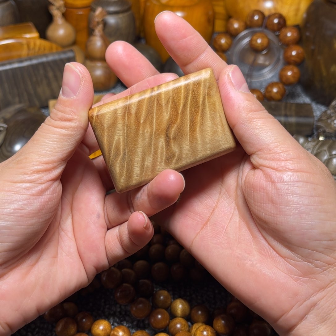 金丝楠无事牌小叶