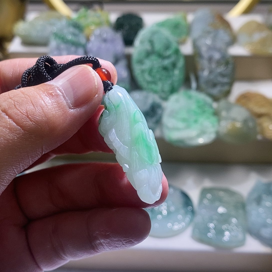 【闪购商品】翡翠颈饰未镶嵌白菜