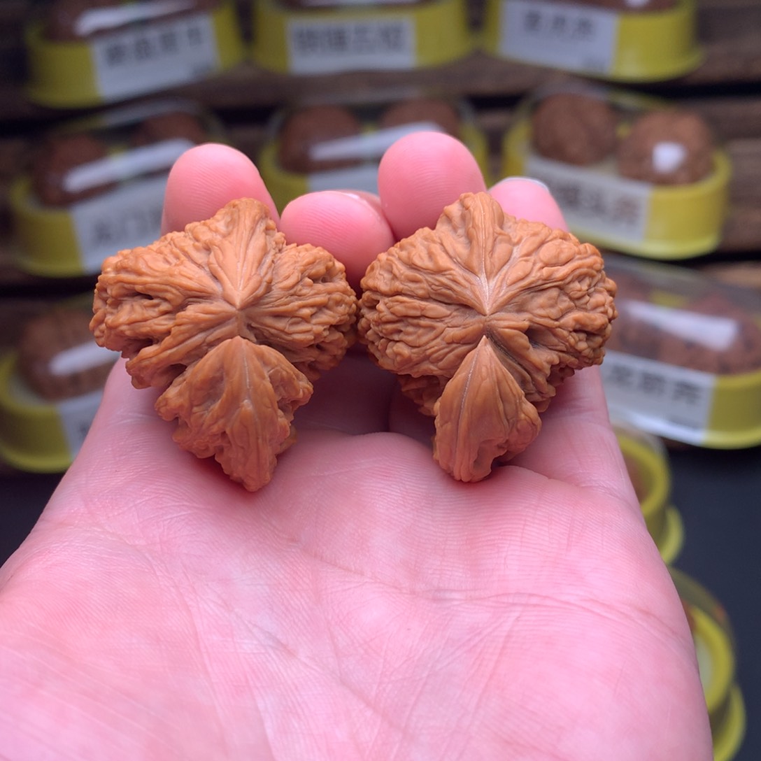 文玩核桃吊坠南疆犀牛