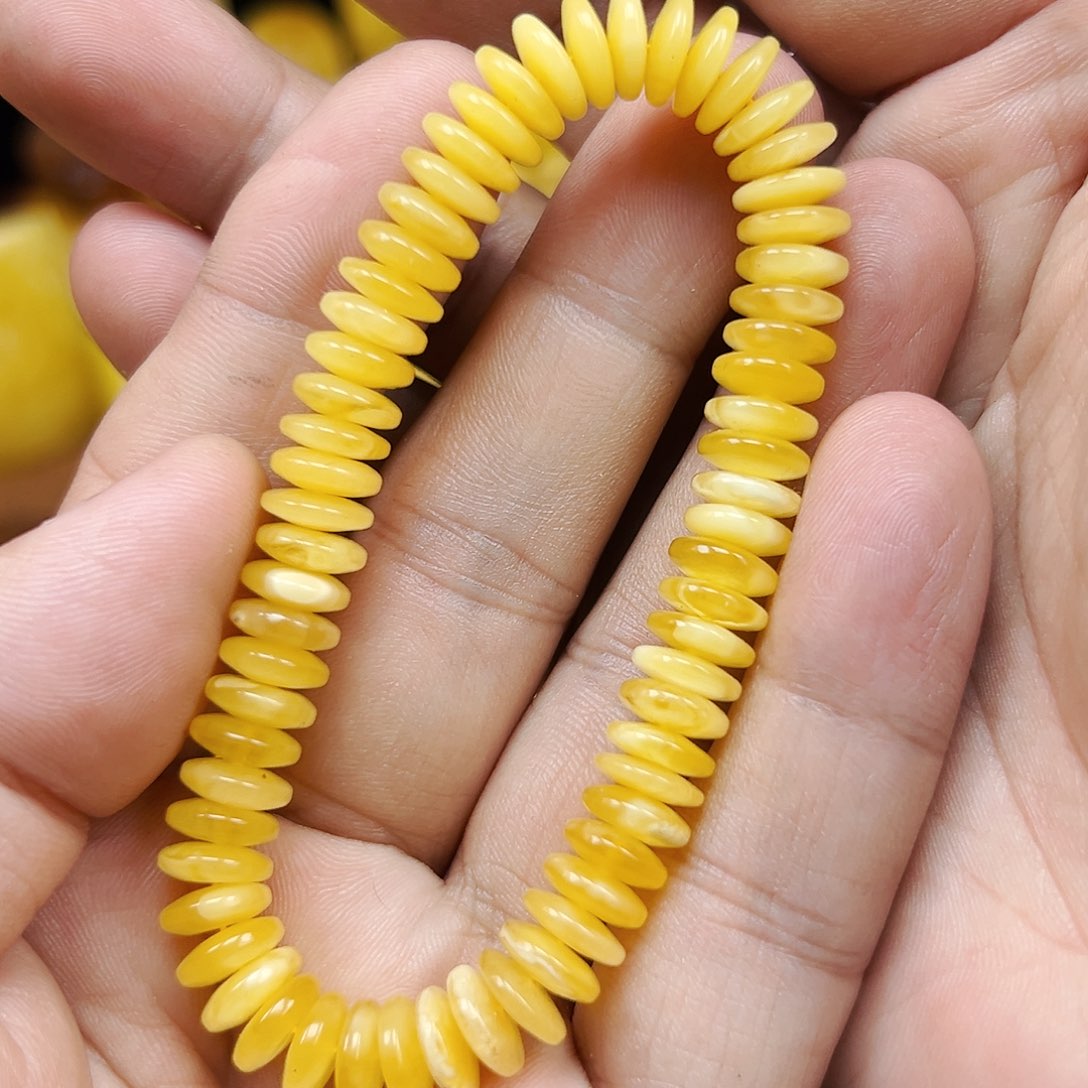 蜜蜡未镶嵌珠宝奇石飞碟单圈9.3mm，10.5克