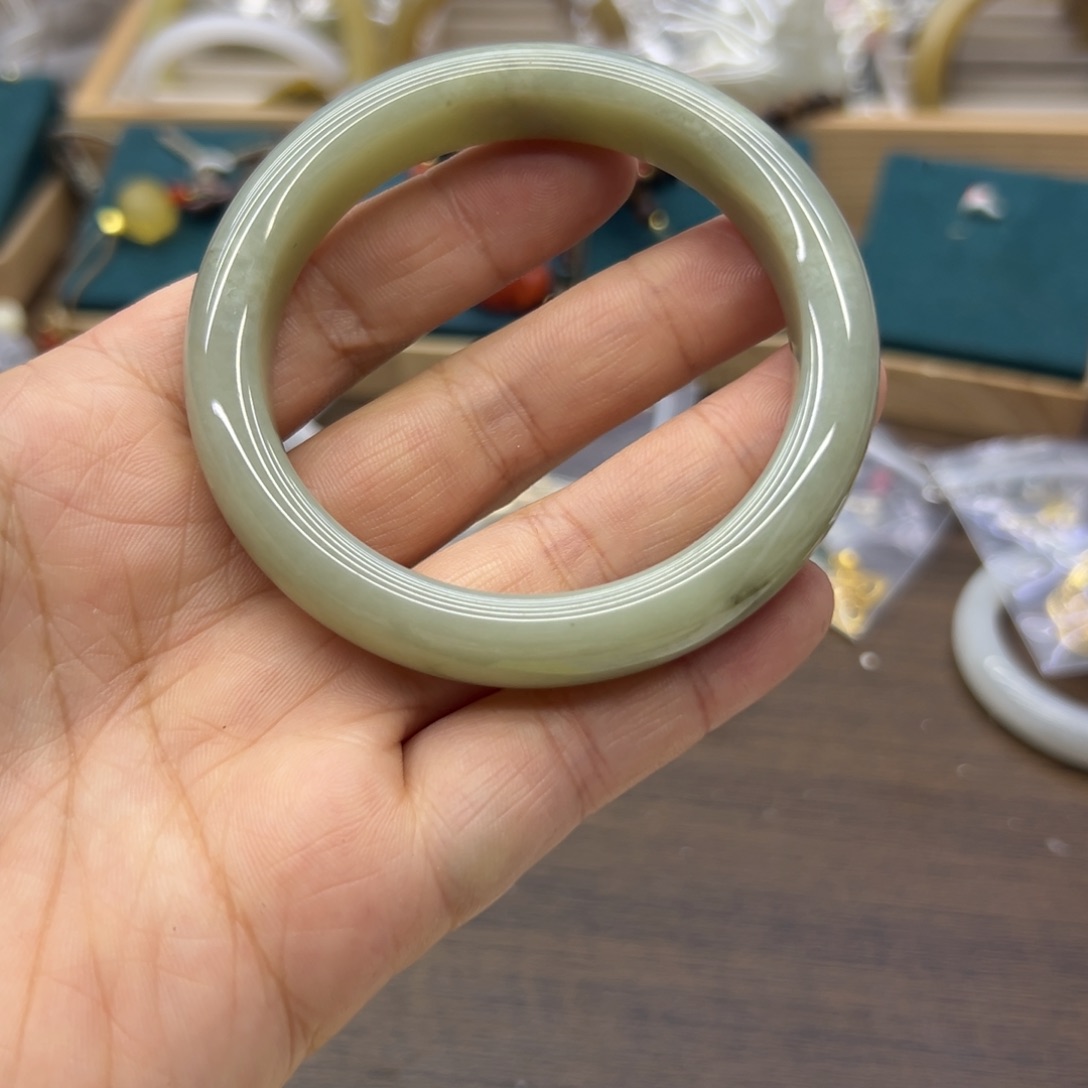 和田玉未镶嵌手镯58圈围1700