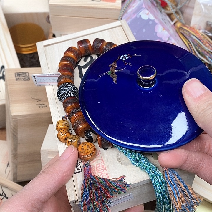 工艺品陶瓷发货一个多样性