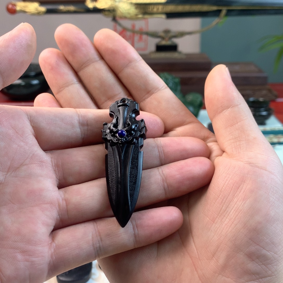 和田玉吊坠未镶嵌大*人