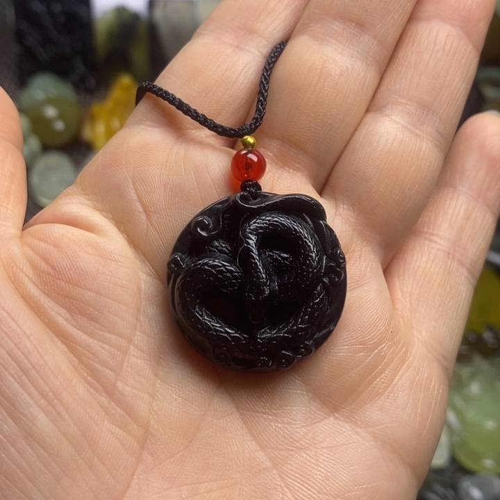 合金蛇纹石玉颈饰