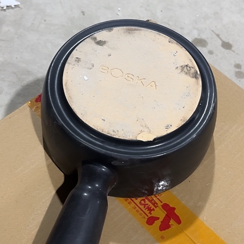 微瑕，明火，口径19，高7变形无盖缺瓷