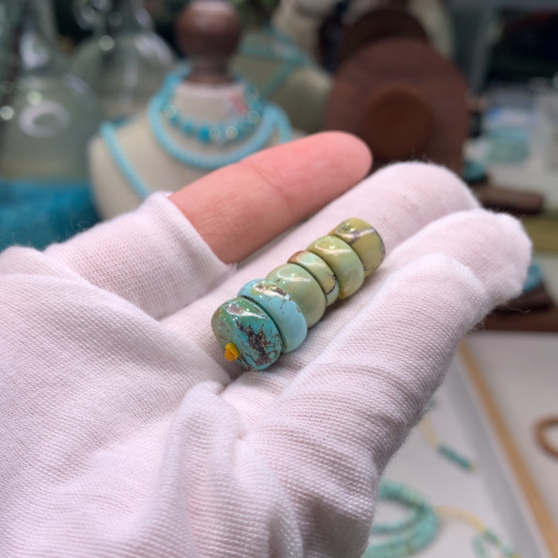 绿松石配饰未镶嵌