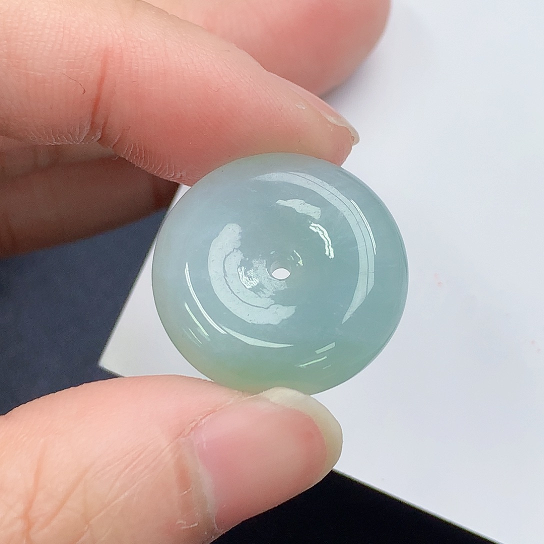 颈饰未镶嵌翡翠平安扣